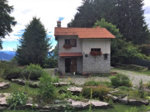Seilbahn fahren in Stresa: Auf zum Giardino Alpinia Botanico di Mottarone am Lago Maggiore - Die ...