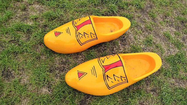 Riesige Holzschuhe in Holland
