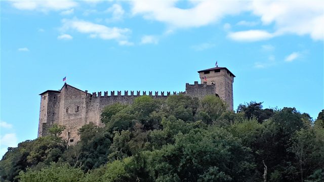 Rocca di Angera am Lago Maggiore: Mittelalterliche Burg mit Spielzeugmuseum