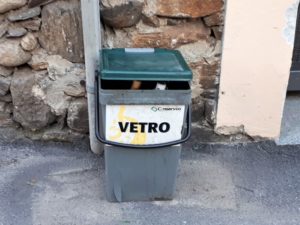 Mülltrennung am Lago Maggiore Bild 4 bearbeitet klein
