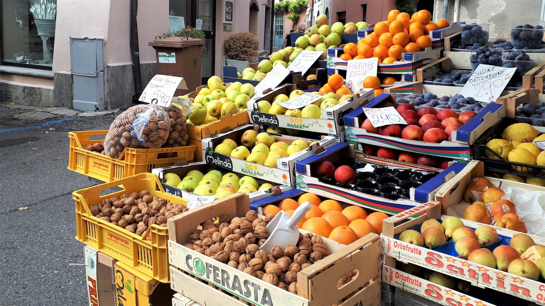 Mittwochs am Lago Maggiore: Der Markt in Sesto Calende
