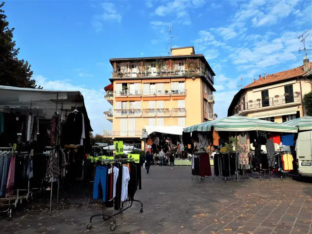 Markt in Sesto Calende Aufmacher 2 bearbeitet klein