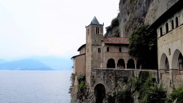 Santa Caterina del Sasso am Lago Maggiore: Eremitenkloster in besonderer Lage