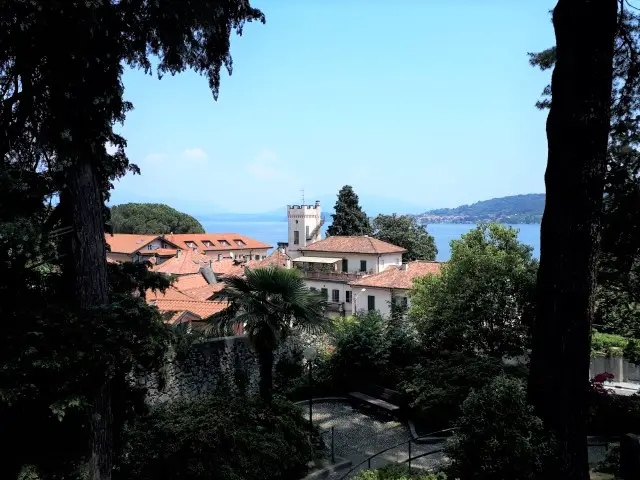 Meina am Lago Maggiore: Mehr als ein Ort des Verbrechens - Die bunte