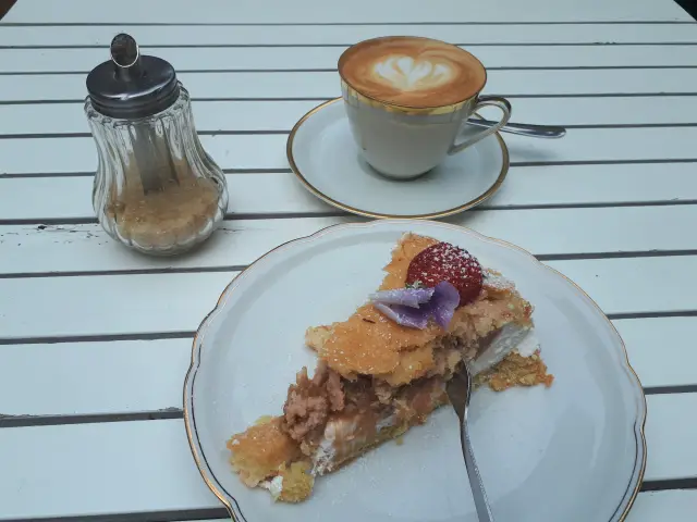 Kaffee und Kuchen in Lüneburg Bild 6 bearbeitet klein