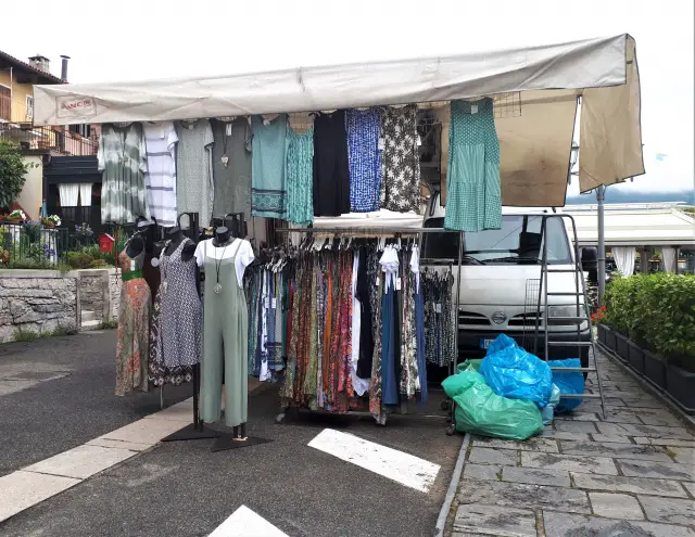 Markt in Feriolo Bild 3 bearbeitet klein