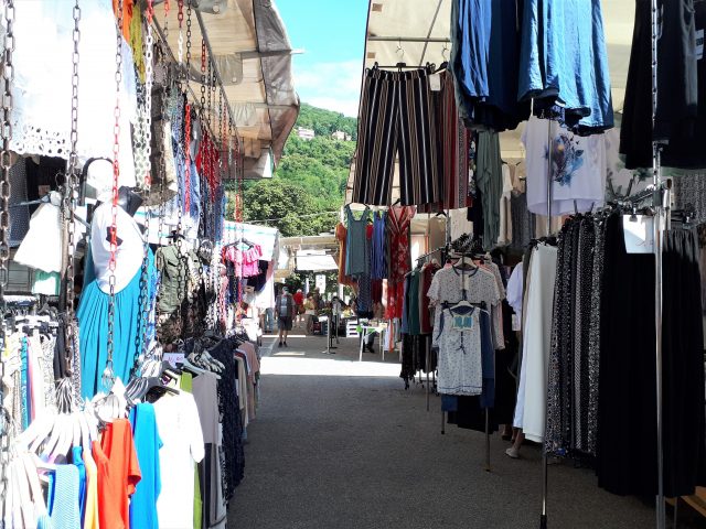 Markt in Lesa Bild 5 bearbeitet klein