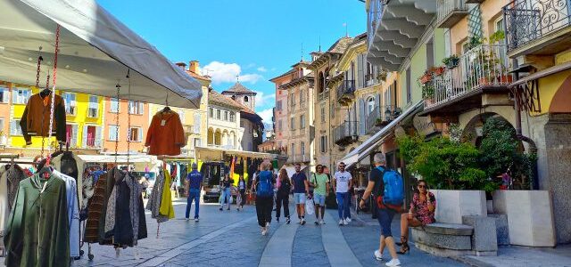 Samstags unweit des Lago Maggiore: Der Markt in Domodossola