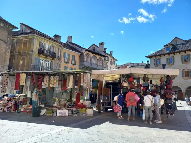Markt in Domodossola Bild 5 bearbeitet klein