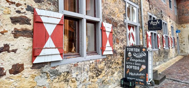 Café Reitstall Burg Vischering: Schlemmen in der Pferdebox