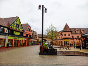 Outlet Center Roppenheim im Elsass Aufmacher 2 bearbeitet klein