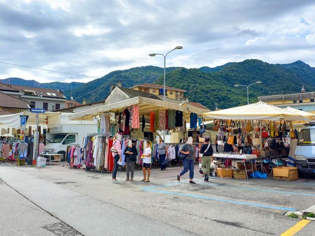 Markt in Gravellona Toce Bild 5 bearbeitet klein
