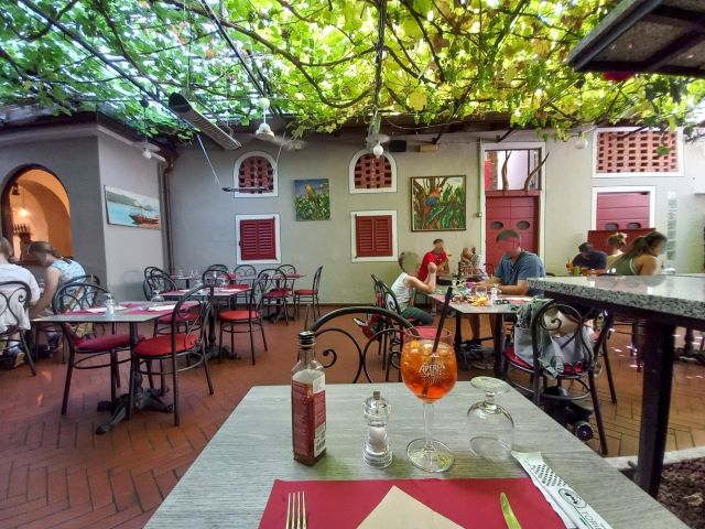 Taverna del Pappagallo Stresa Innenhof