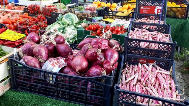 Dienstags am Lago Maggiore: Der Markt in Laveno