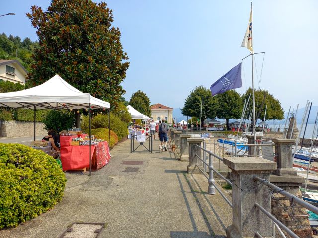 Weihnachtsmarkt in Lesa im August