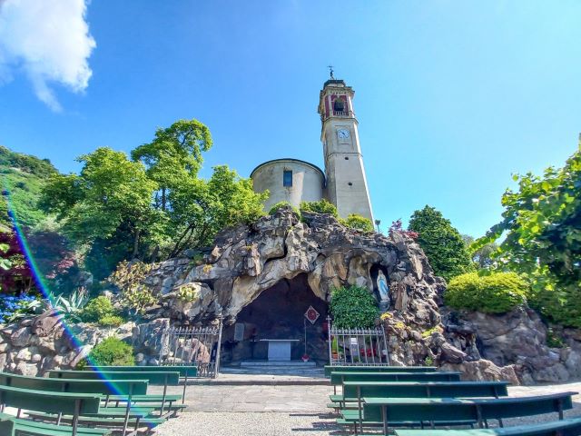 Grotte von Lourdes in Cannero Riviera am Lago Maggiore