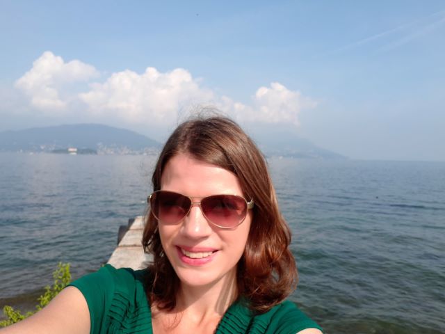 Die bunte Christine am Lago Maggiore im Oktober